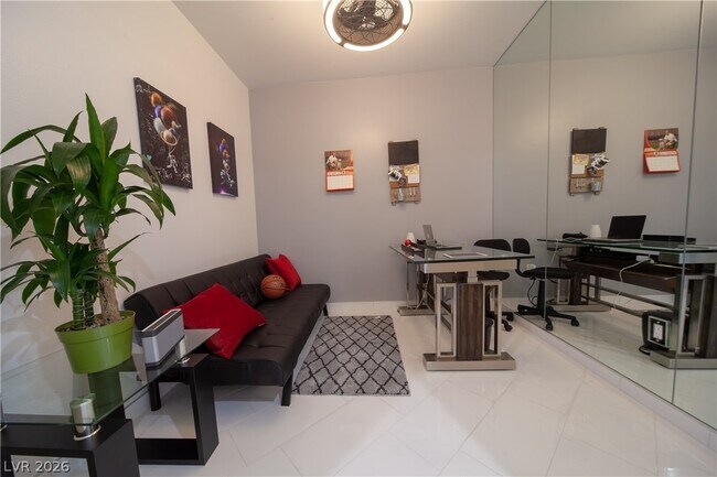 Building Photo - 4575 Dean Martin Dr