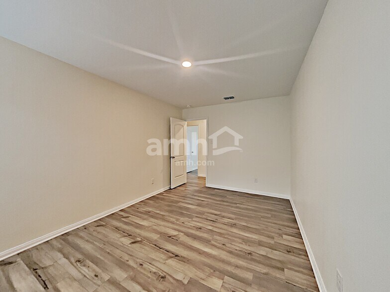 Building Photo - 3137 Bowen St