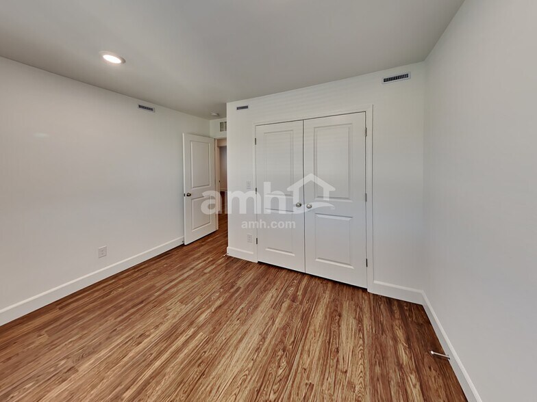 Building Photo - 10020 Spire St