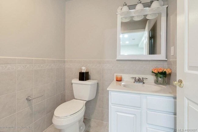 Building Photo - 413 Virginia Ave