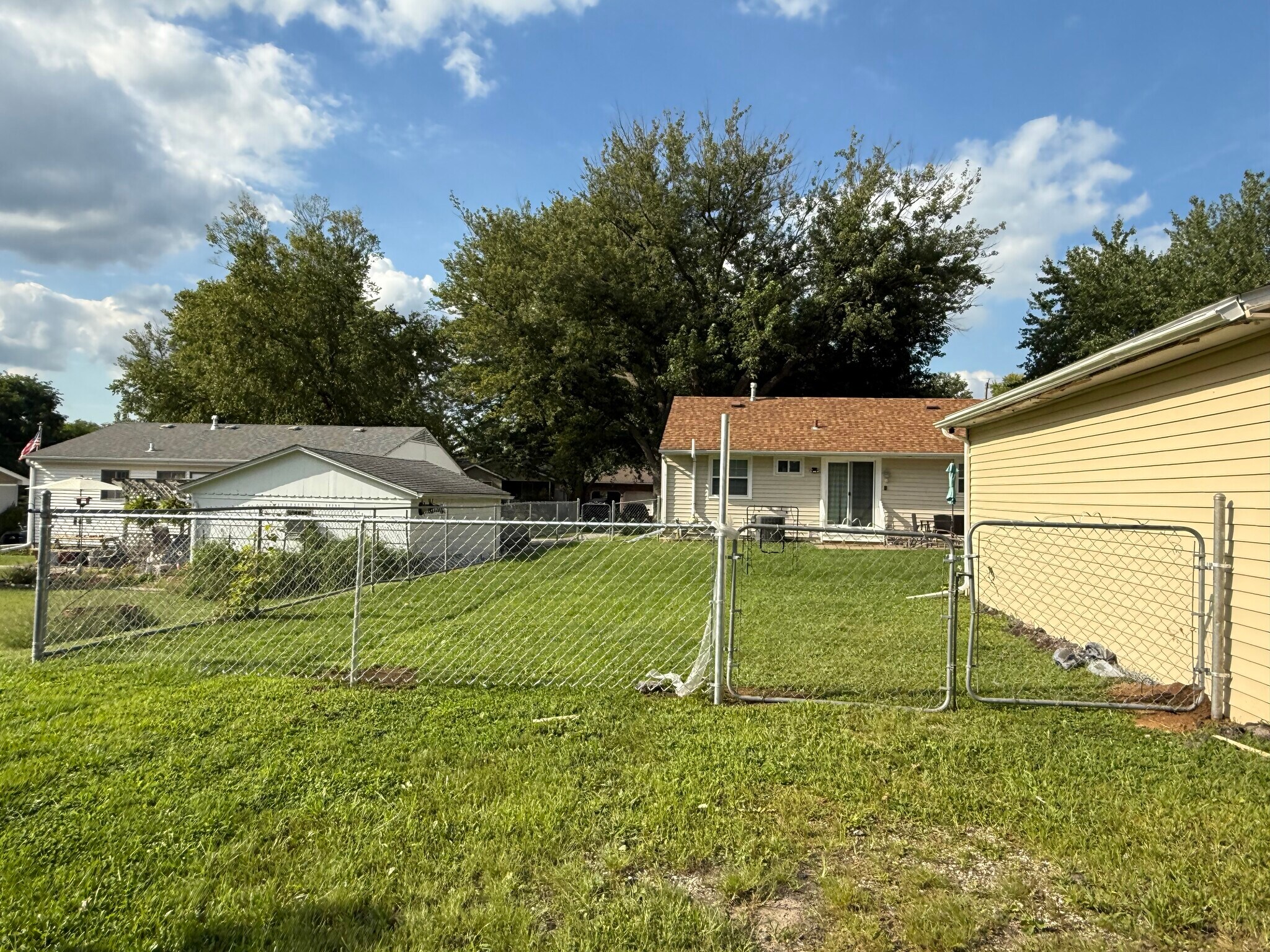 Newly installed fence yard - 1444 Dodge St