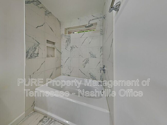 Building Photo - 165 Hicks Rd