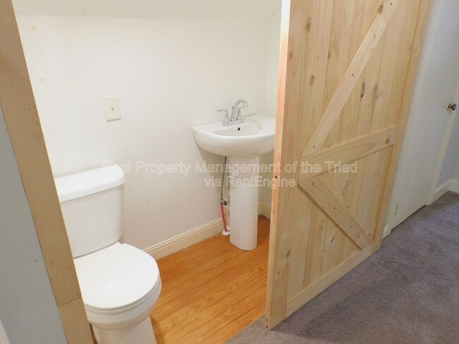 Building Photo - 3713 N Cherry St