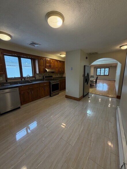 Building Photo - 33 Lafayette St