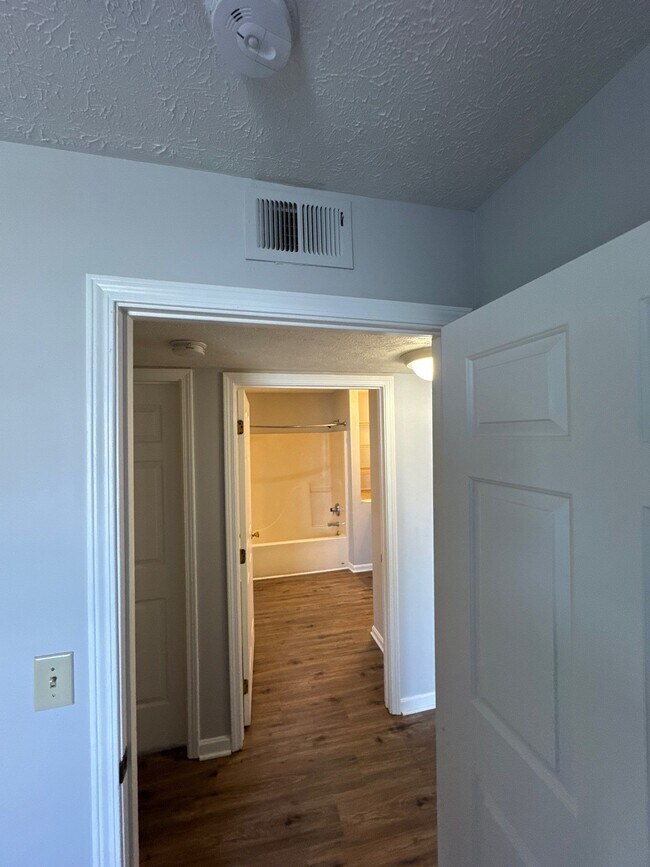 Building Photo - 4101 Blue Lick Ct