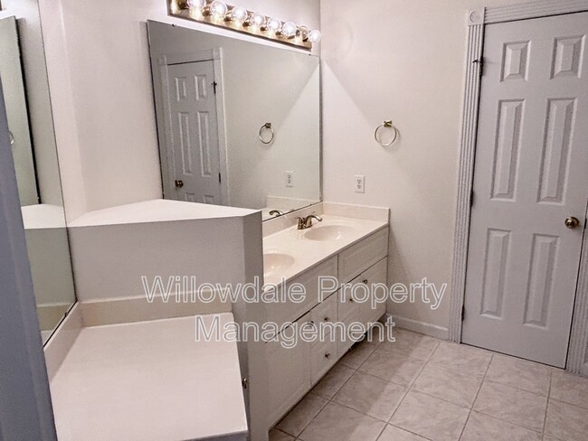 Building Photo - 138 Grande Meadow Way