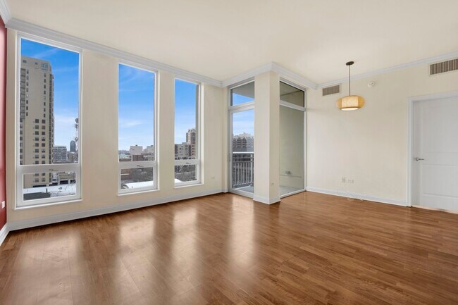 Building Photo - 1400 S Michigan Ave