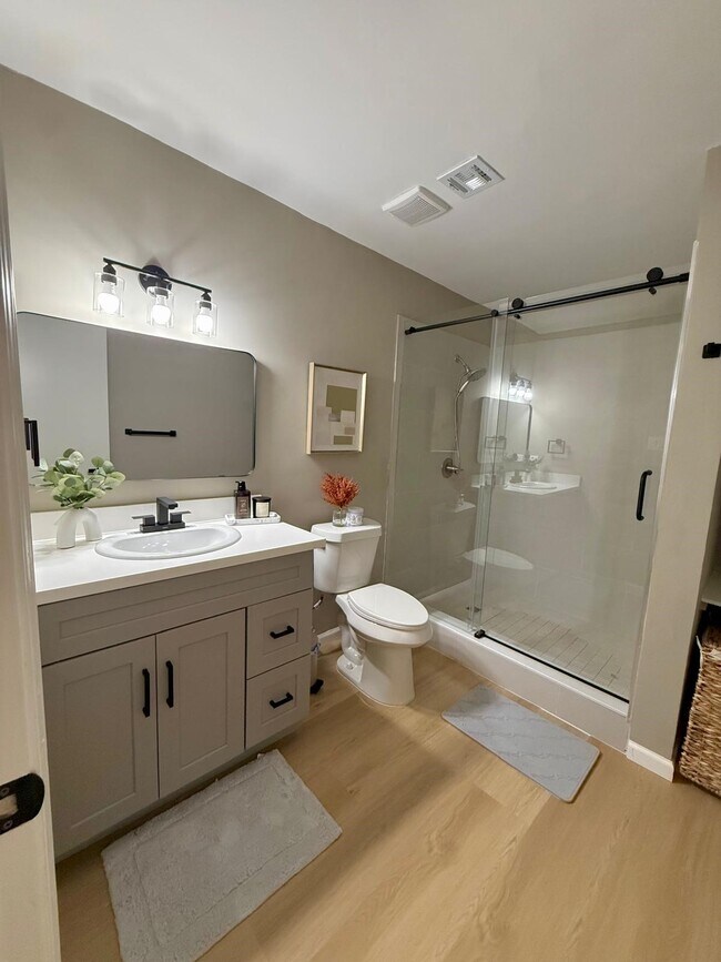 Building Photo - 6310 Briar Terrace Dr