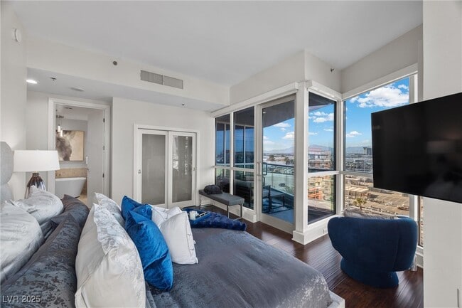 Building Photo - 4525 Dean Martin Dr