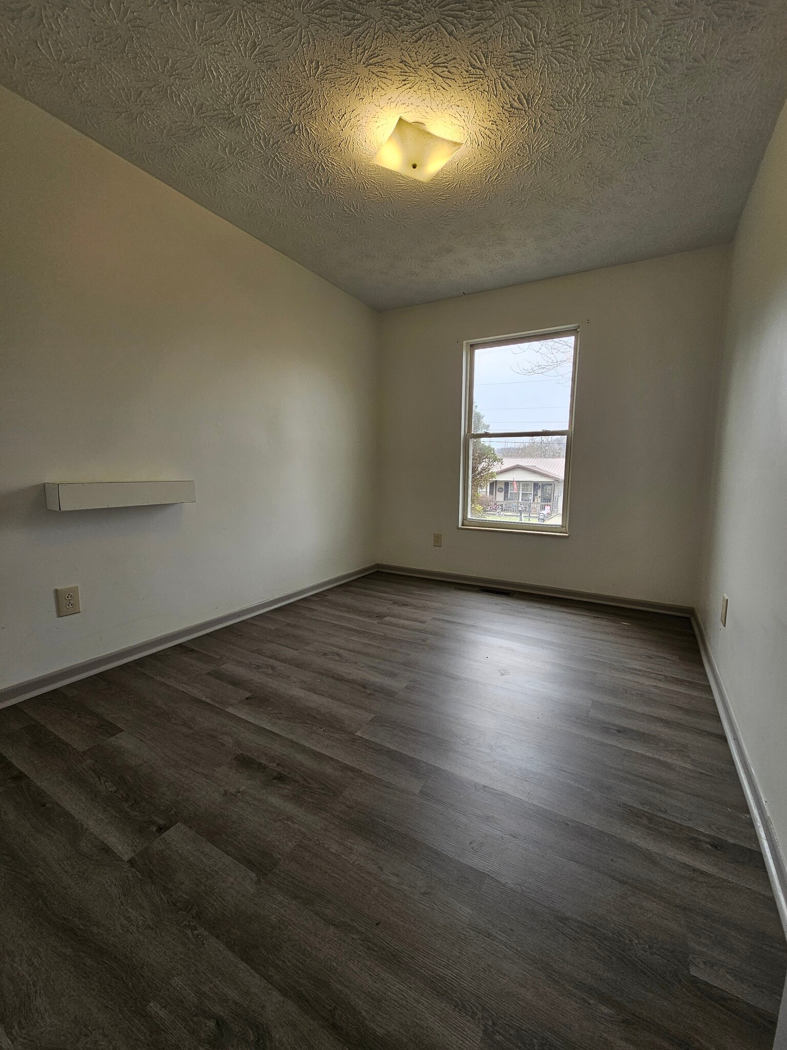 Building Photo - 103 Lou St