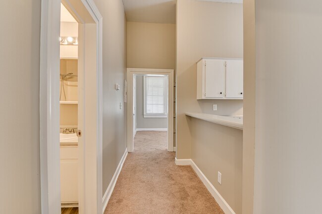 Building Photo - 515 3rd St