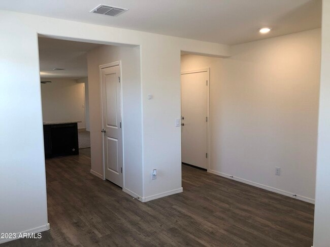 Building Photo - 25440 W Yanez Ave