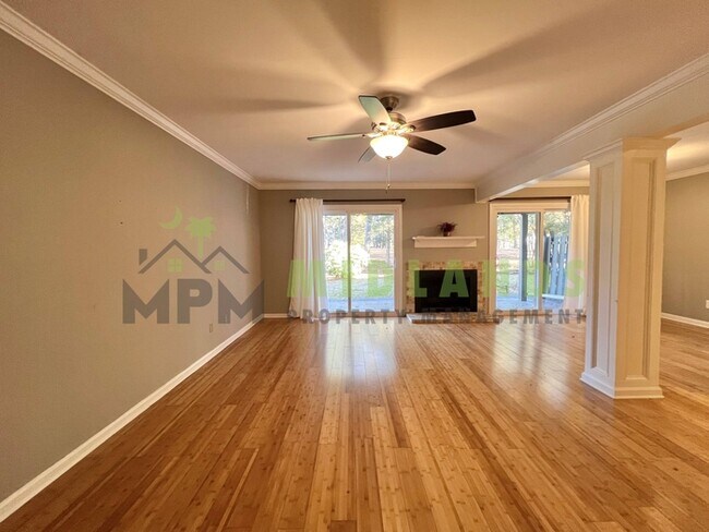 Building Photo - 201 Mariners Row