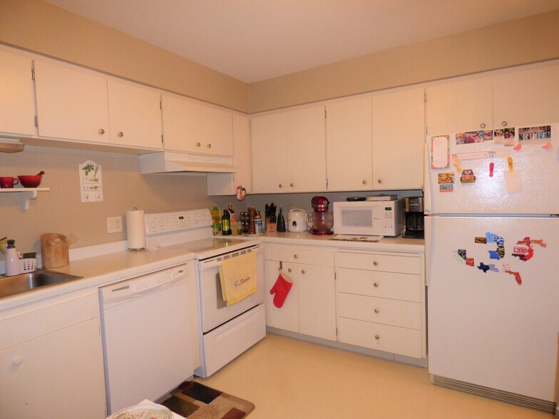 Building Photo - 410 6th Ave SW