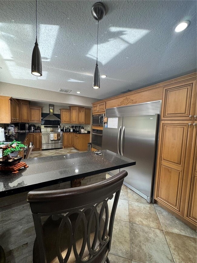 Building Photo - 6905 SW 148th Ct