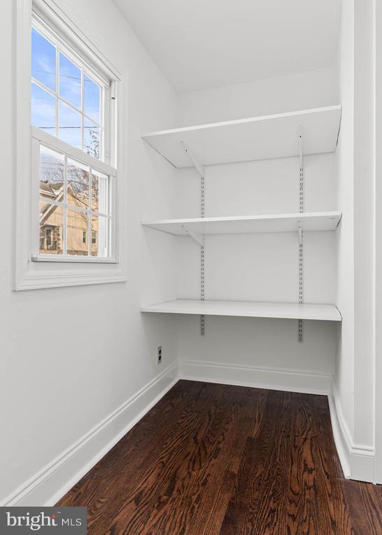 Building Photo - 137 Kenilworth Rd