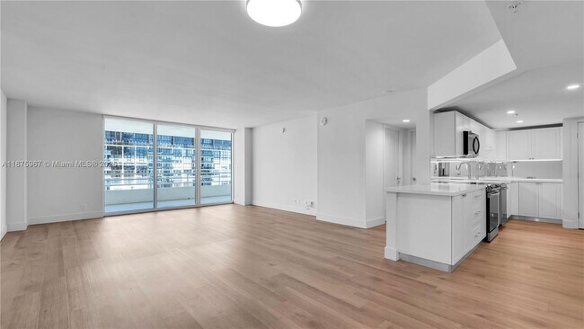 Building Photo - 555 NE 34th St