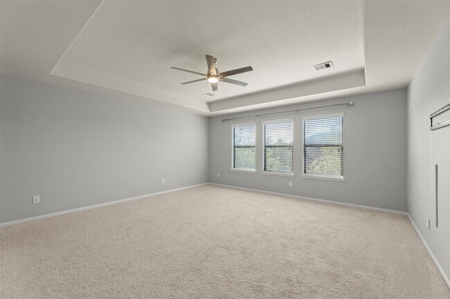 Building Photo - 5531 Drumlin Field Way
