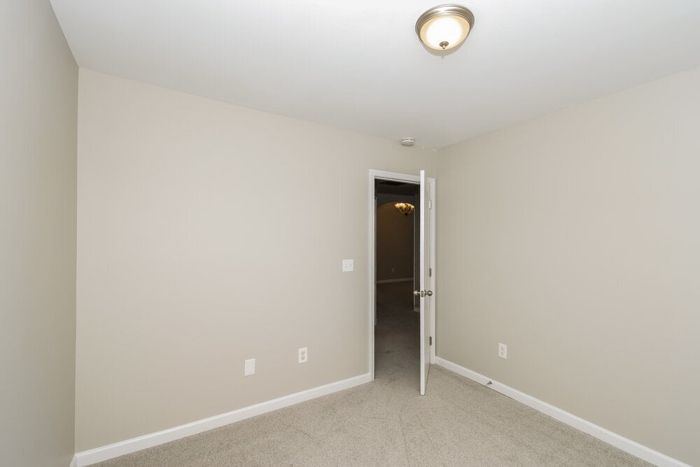 Building Photo - 14 Camden Way