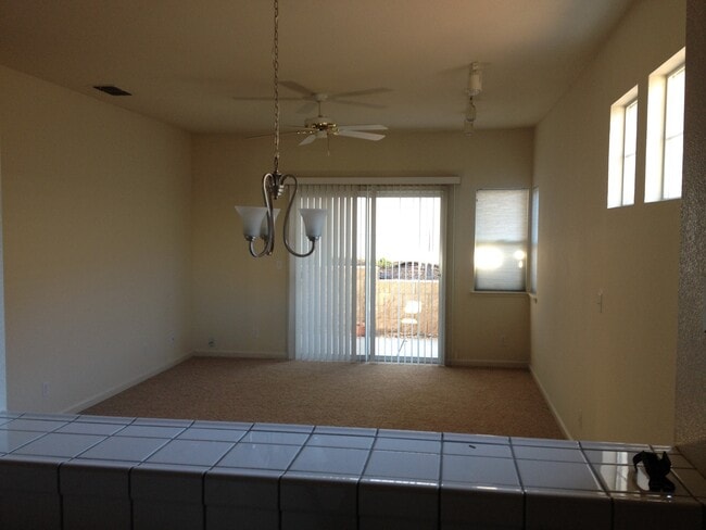 Building Photo - Charming Folsom Cluster Home Community near Oak Ave & East Bidwell