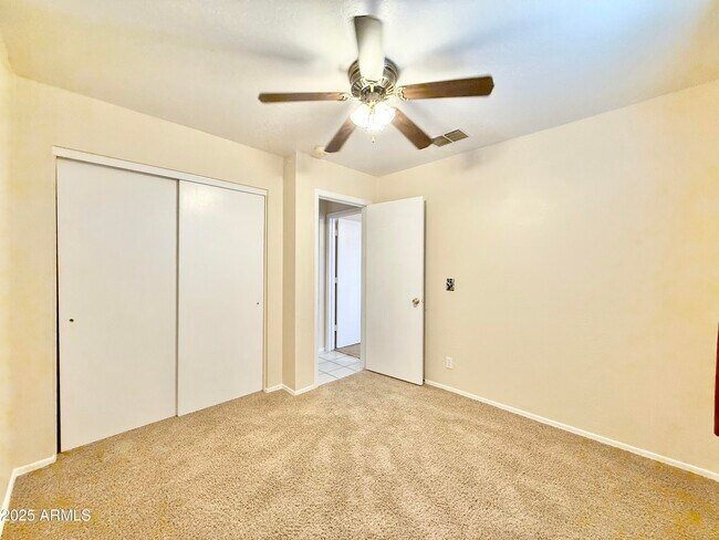 Building Photo - 2321 E Remington Pl