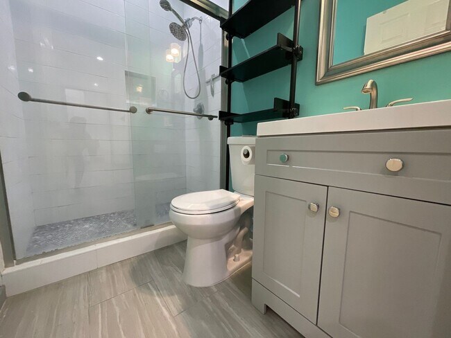 Building Photo - 5226 Ridgevan St