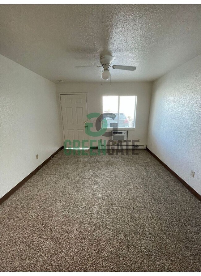 Building Photo - 3204 Atchison St