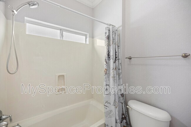 Building Photo - 1578 Venice Ave