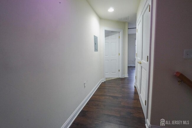 Building Photo - 456 Hancock St