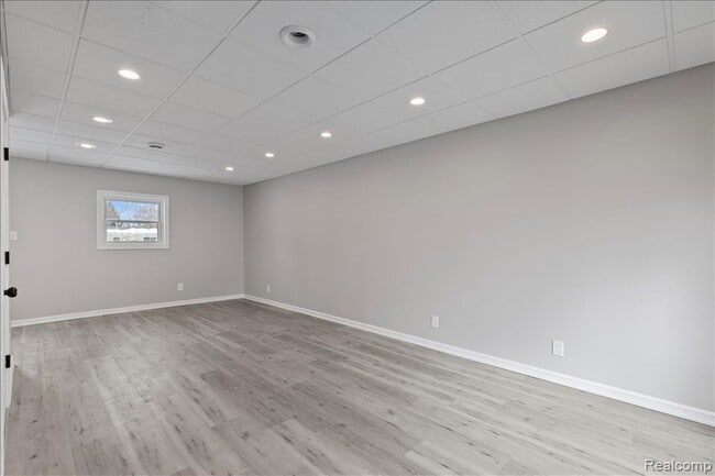 Building Photo - 3771 Gainesborough Dr