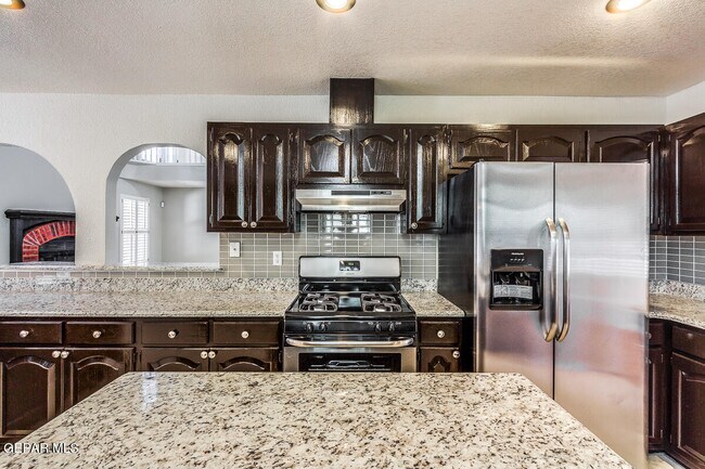 Building Photo - 6104 La Posta Dr