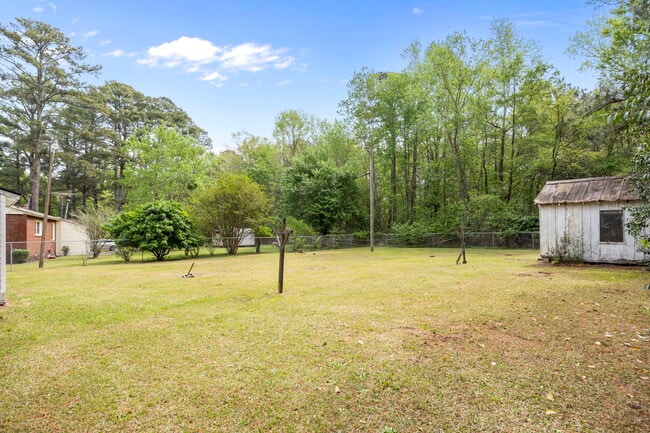 Building Photo - 110 Moore Rd