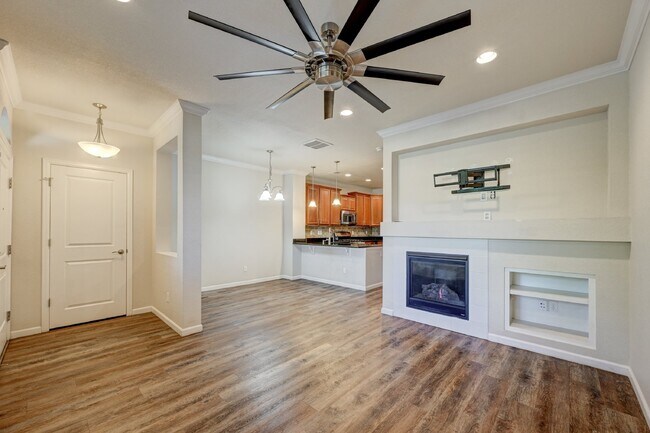 Building Photo - $2,750 - 2 Bed, 2.5 Bath Condo in Centenni...