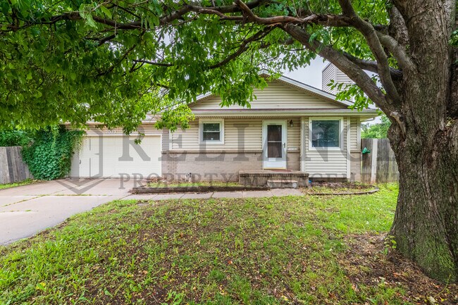 Building Photo - 2013 N Parkridge Ct