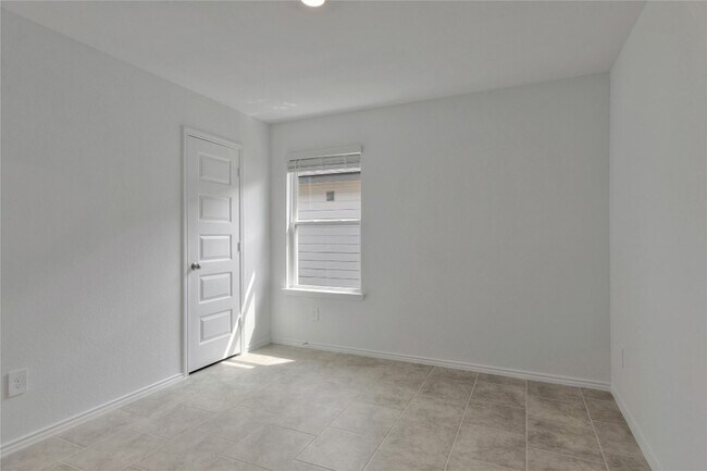 Building Photo - 1023 Lipizzan Ln