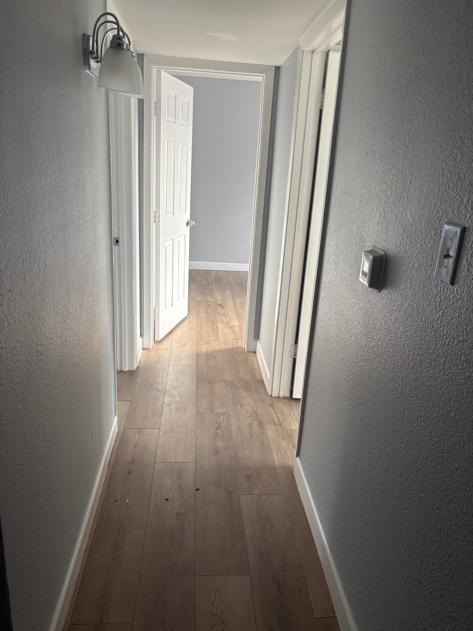 Building Photo - 8901 Tronewood Dr