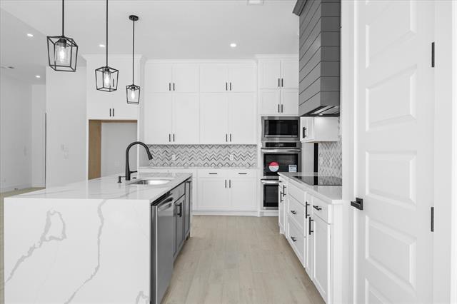 Building Photo - 2057 Glenhollow Dr