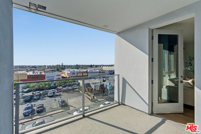 Building Photo - 10601 Washington Blvd