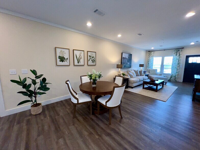 View into Living Room Area - 600 Vera K Ct