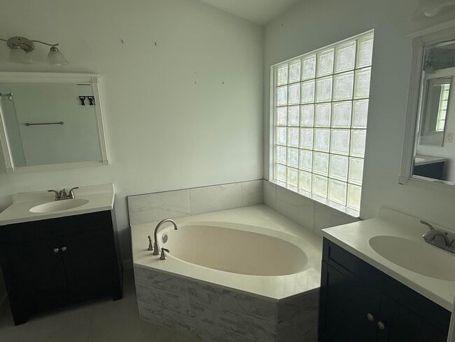 Building Photo - 109 Belmont Dr