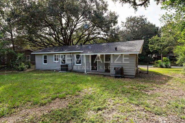 Building Photo - Cozy, Updated 3-Bedroom Home with a Shady Yard!