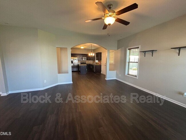 Building Photo - 438 Roanoke Dr