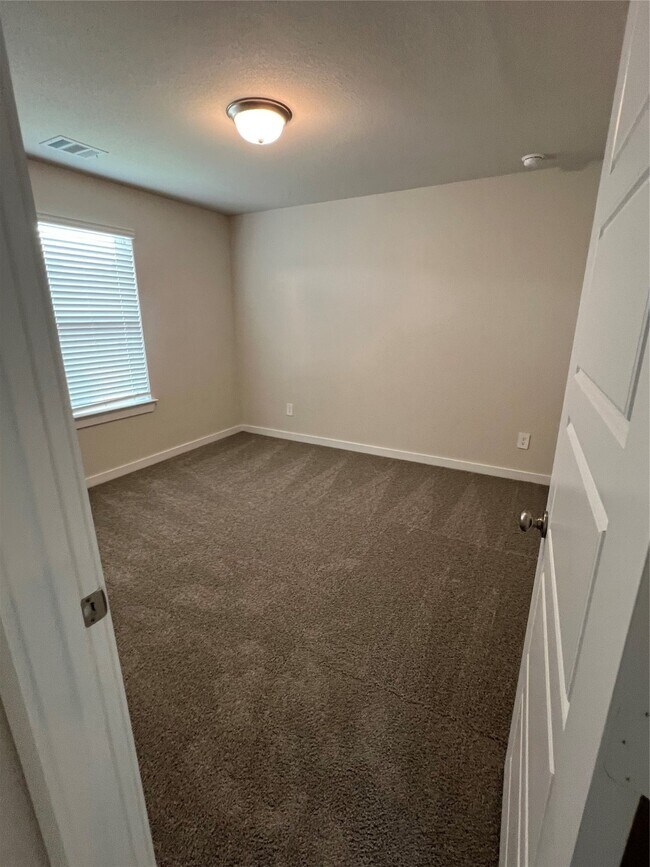 Building Photo - 6737 Chinapkin Oak Ln