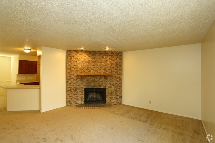 Country Crest Townhomes 6500 Eastridge Rd Odessa TX 79762 Apartment