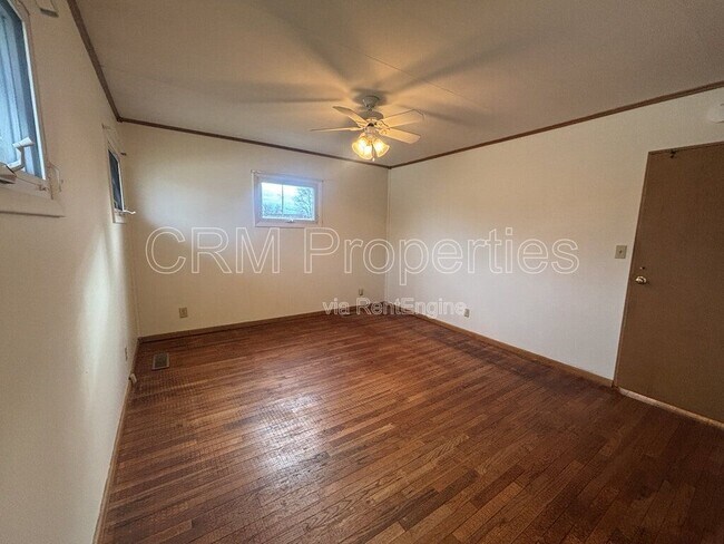 Building Photo - 202 Lody Ln