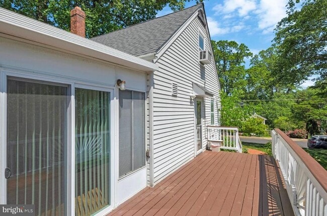 Building Photo - 4038 Poplar St