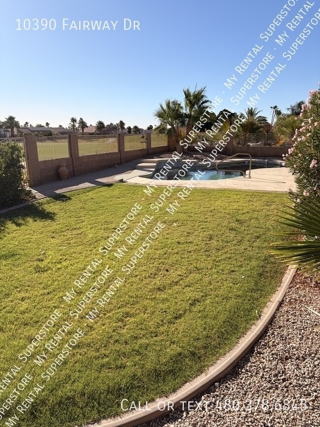 Building Photo - 10390 Fairway Dr