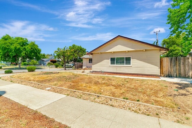 Building Photo - Move-In Ready Cambrian Gem – New Appliances and many upgrades!