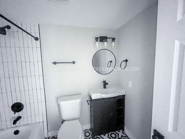 Building Photo - 8117 Detroit St