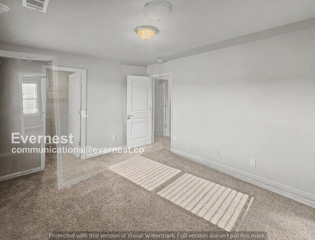 Building Photo - 4 Bed/2.5 Bath Home with Garage / Pet-Friendly / Available Now!